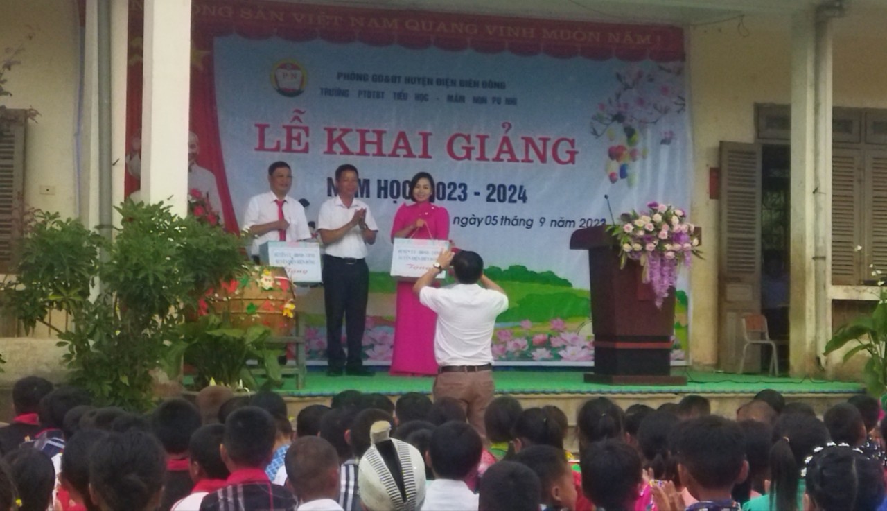 Khai giảng năm học mới